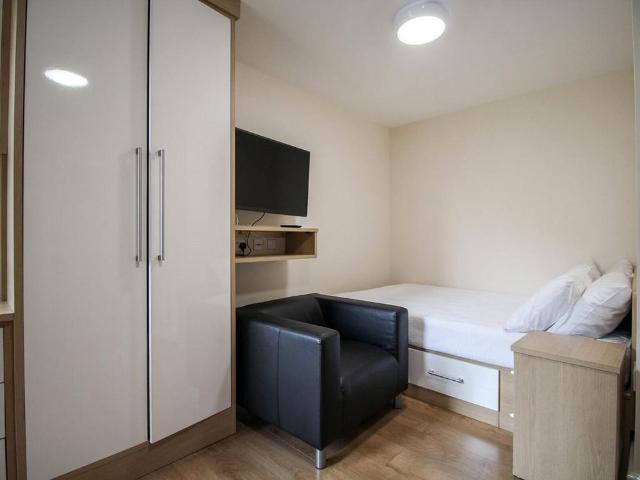 Studio for rent in Lofthouse, West Yorkshire