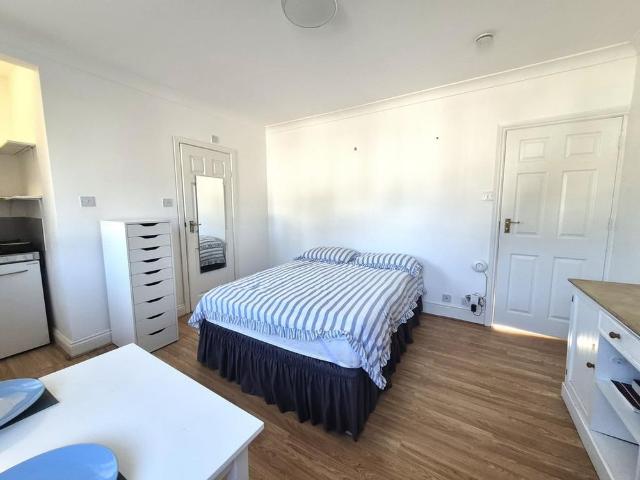 Studio for rent in London Borough of Barnet, Greater London