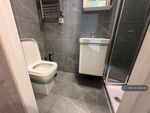 Studio for rent in North Watford, Hertfordshire