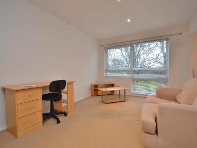 Studio for rent in Chapeltown, Leeds