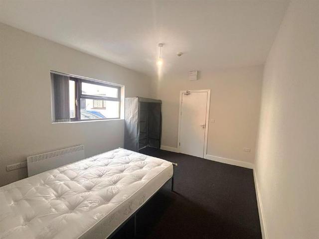 Studio for rent in West Midlands