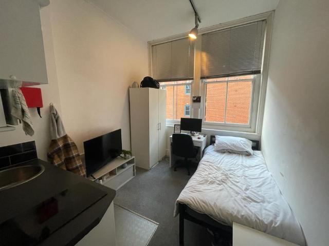 Room for rent in City Centre, Isle Of Man