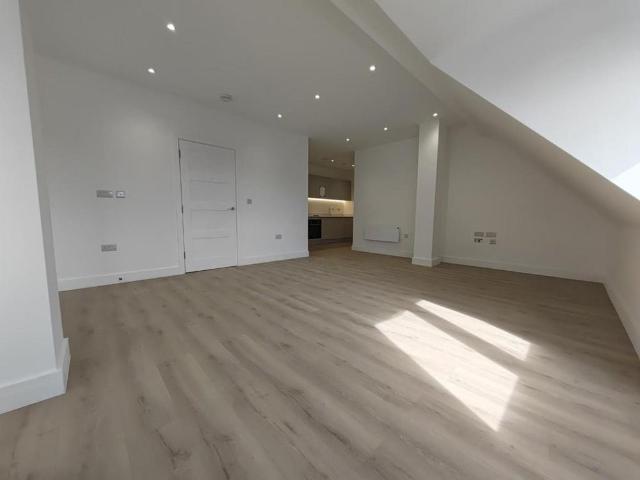 Studio for rent in Emmbrook, Wokingham