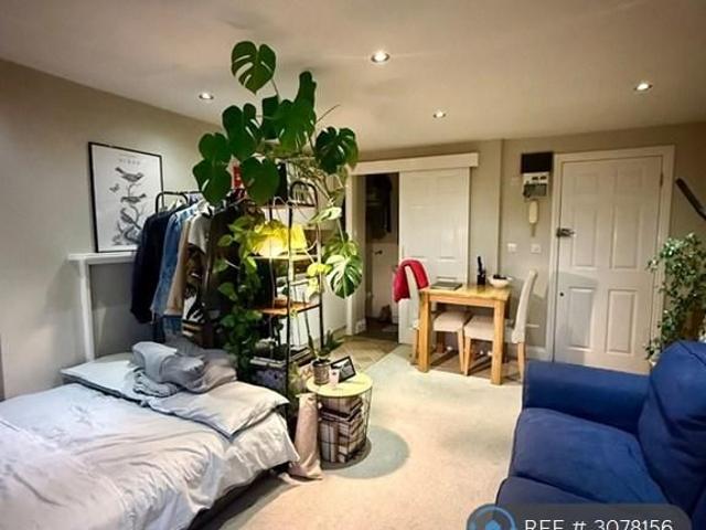 Studio for rent in St George, Bristol