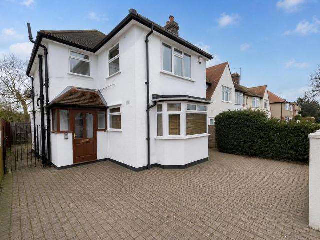 Flat for rent in London Borough of Lewisham, Greater London