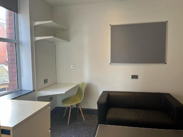 Flat for rent in Nangreaves, Wales