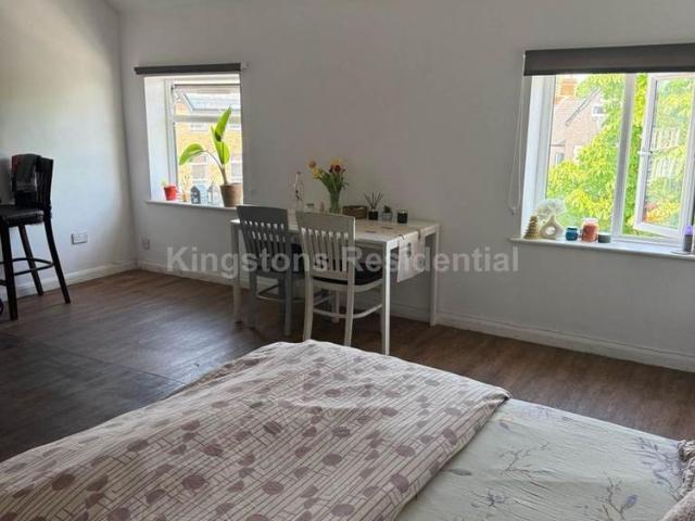 Studio for rent in Falcon Lodge, Wales