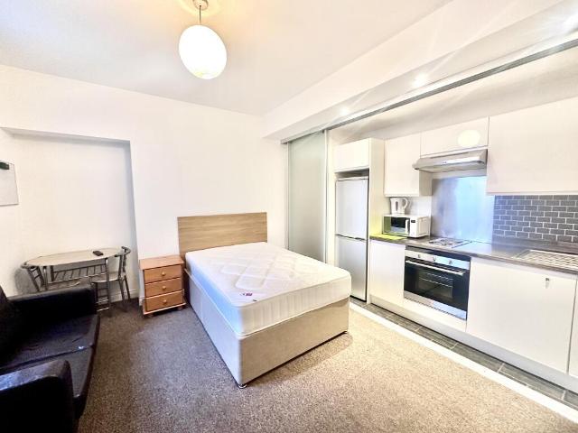 Flat for rent in Greenbank, Mount Wise