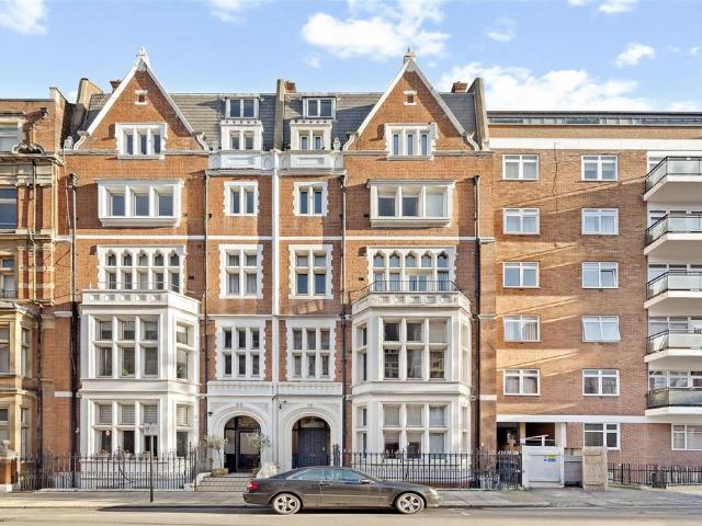 Flat for rent in Bayswater, Greater London