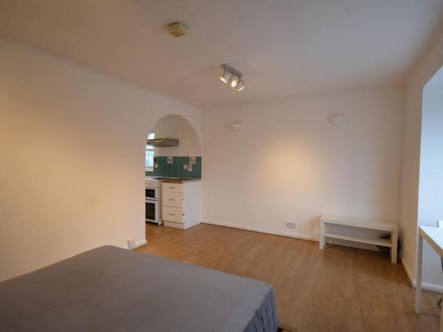 Studio for rent in Sudbury, Greater London