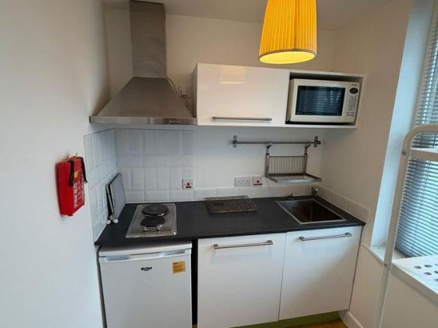 Studio for rent in Huddersfield, Kirklees
