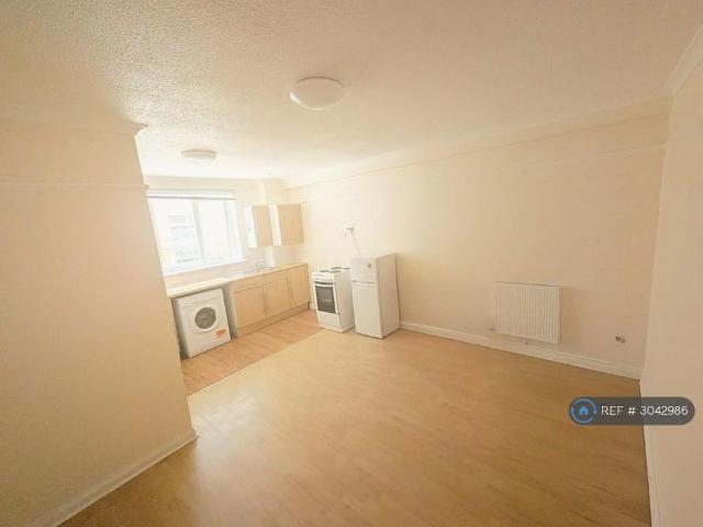 Studio for rent in West Cliff, Bournemouth