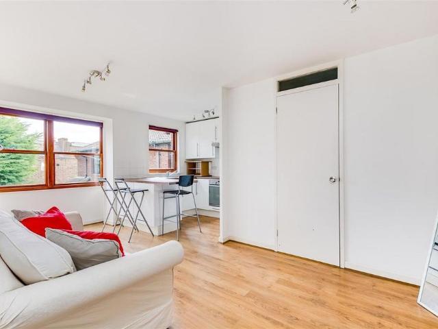 Studio for rent in Wellington Court, Greater London