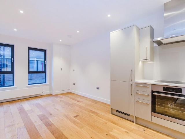Flat for rent in Greater London