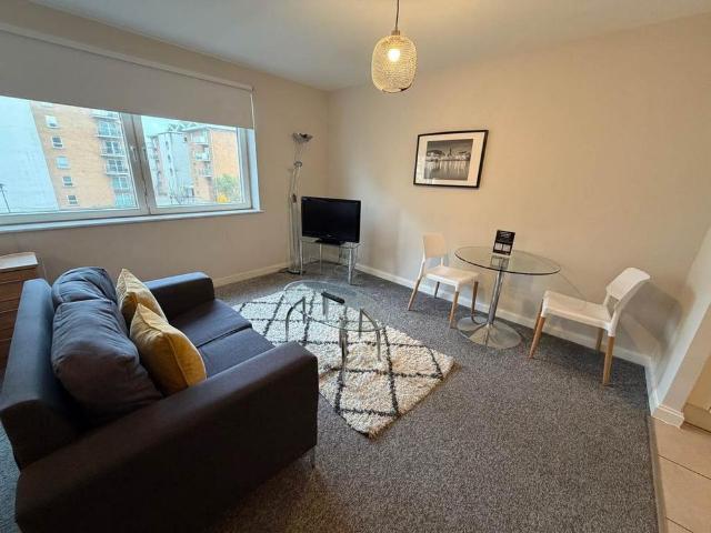 Studio for rent in Castle Quarter, Falcon Lodge