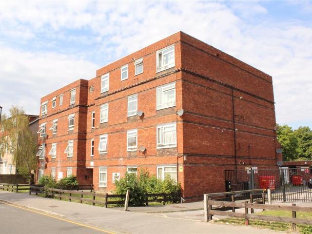 Flat for rent in London Borough of Croydon, Greater London
