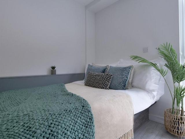 Flat for rent in Preston, Adelphi