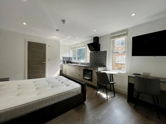 Studio for rent in Eastgate, Peterborough