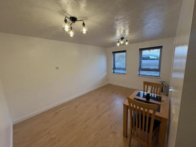 Studio for rent in Parc Gwernfadog, Nangreaves