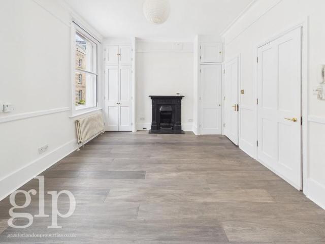Studio for rent in Seven Dials, Bloomsbury