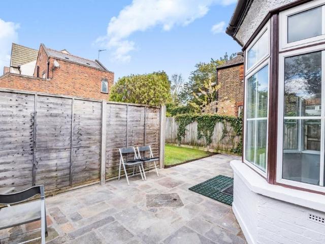 Studio for rent in Muswell Hill, Isle Of Man