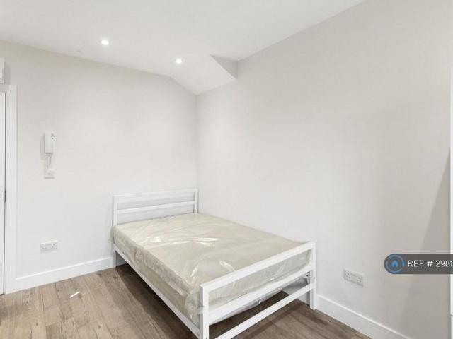 Studio for rent in Greater London