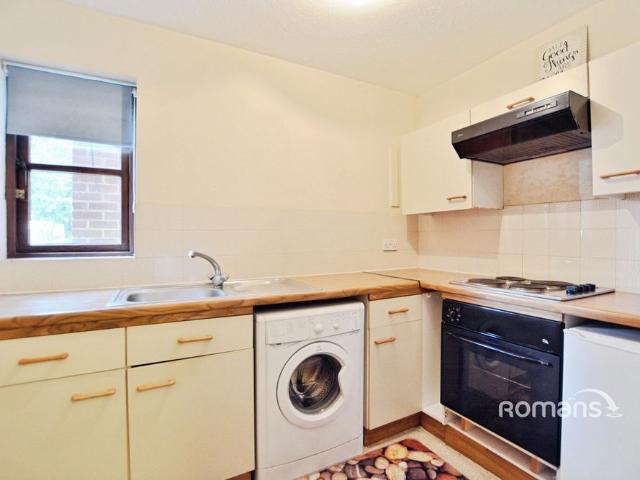 Studio for rent in Cowley, Greater London