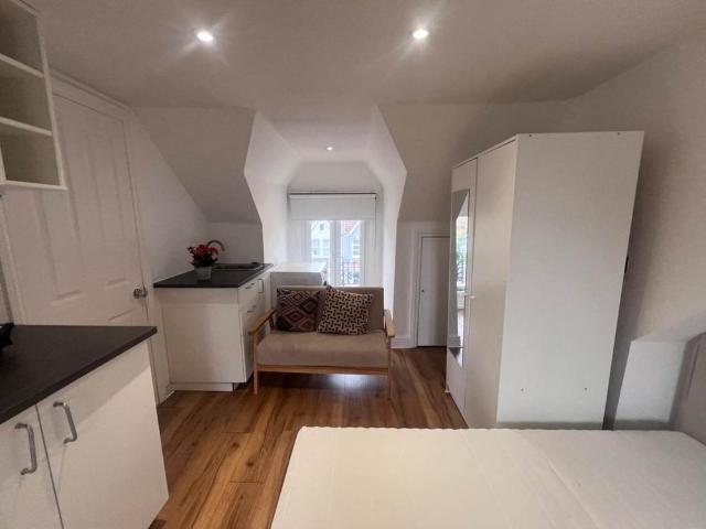 Studio for rent in London Borough of Ealing, Greater London