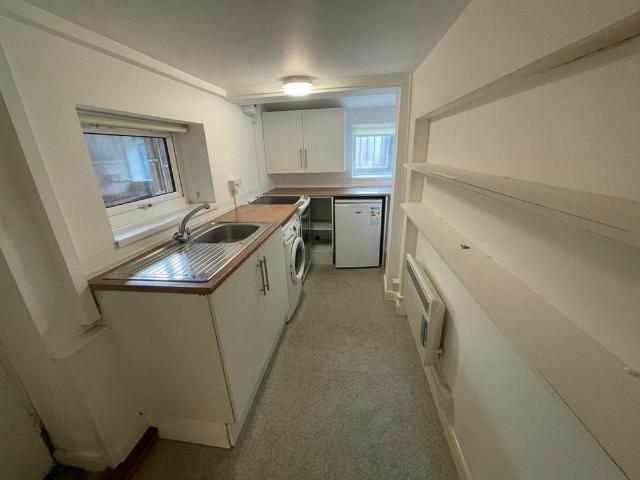 Studio for rent in The Dales, Key Street