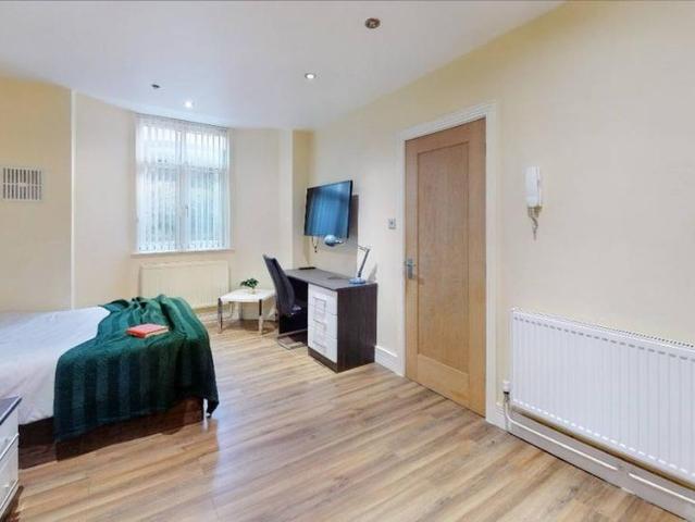 Studio for rent in Highfields, Leicester