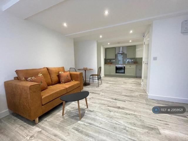 Studio for rent in Pendock, Greater Manchester