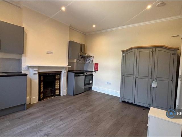 Flat for rent in Spring Park, Luton