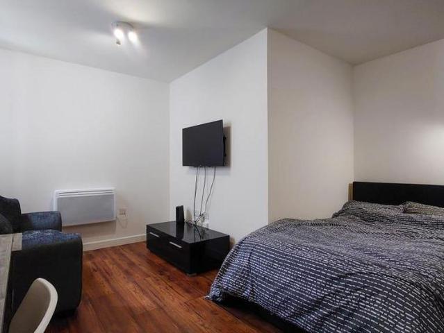 Studio for rent in St Matthew's, Old Wharf