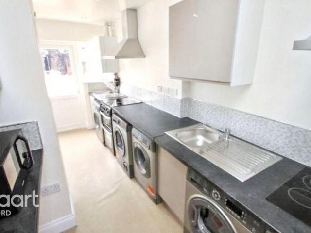 Studio for rent in Newbury Park, Greater London