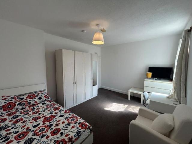 Studio for rent in London Borough of Hounslow, Greater London