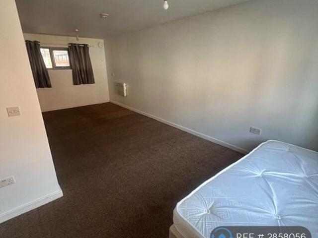 Flat for rent in Semilong, Northampton