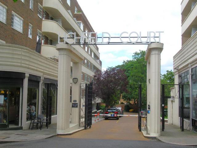 Flat for rent in North Sheen, Greater London
