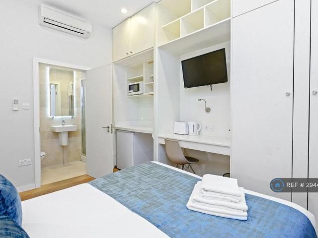 Studio for rent in Kilburn, Greater London