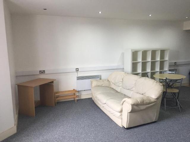 Studio for rent in Mount Pleasant, Nangreaves