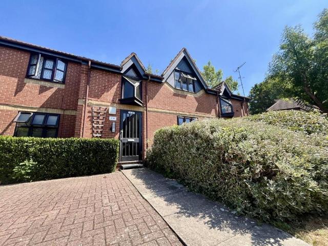 Flat for rent in Lane, Greater London