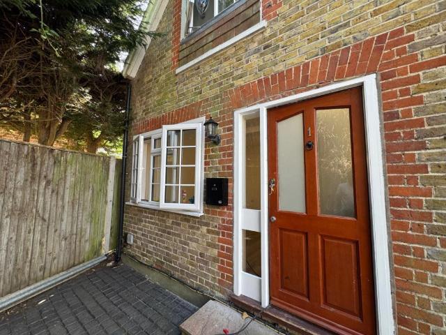 Flat for rent in Row Town, Surrey
