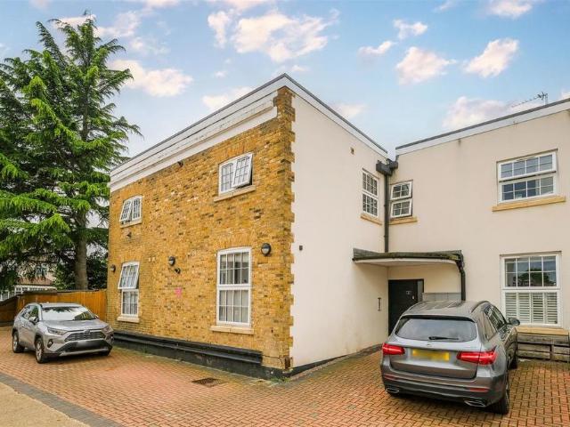 Studio for rent in Woodford, School House