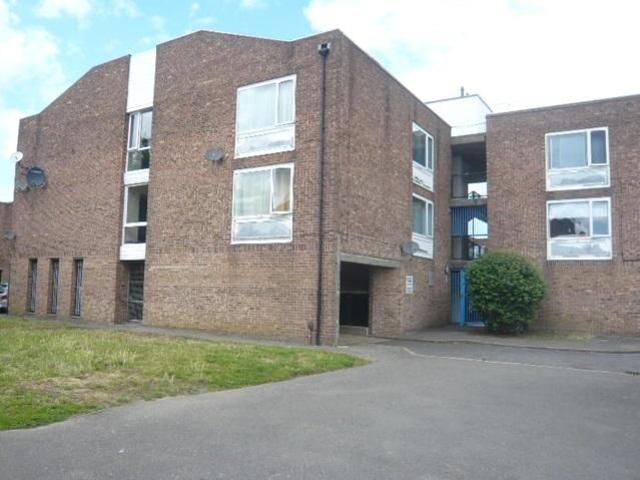 Studio for rent in Lower Halliford, Surrey