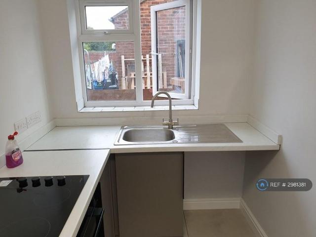 Studio for rent in Queensferry, Wales