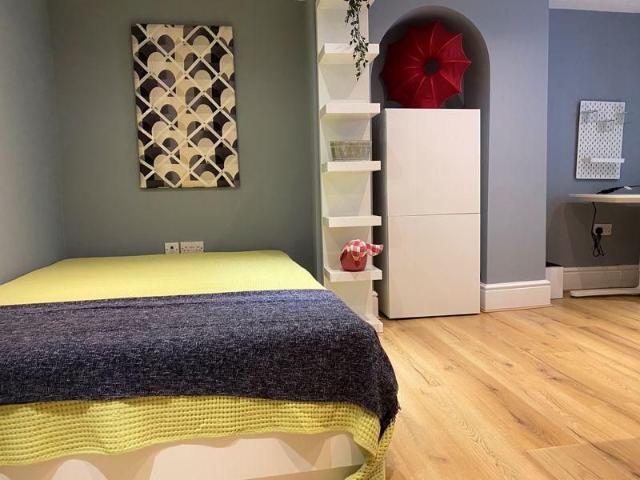 Studio for rent in St Clements, Worcestershire