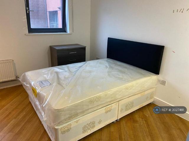Studio for rent in Gants Hill, Greater London