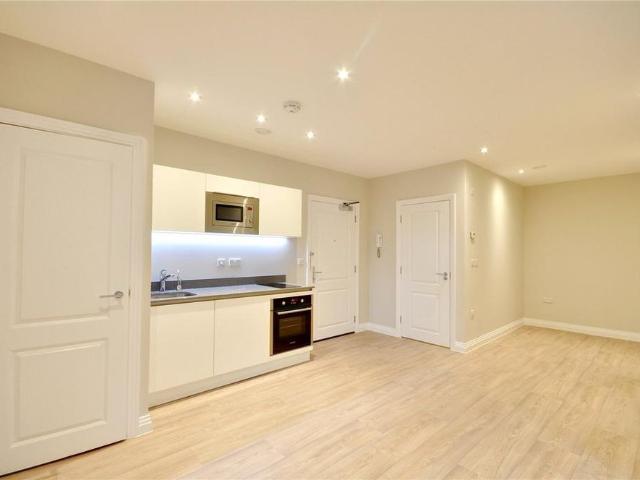 Studio for rent in Batchworth