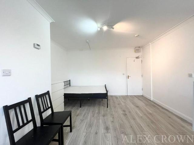 Studio for rent in Enfield Lock, Greater London