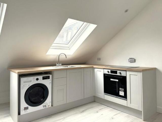 Studio for rent in Emmbrook, Wokingham