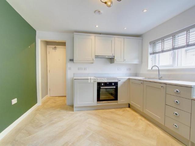 Flat for rent in Plasnewydd, Falcon Lodge